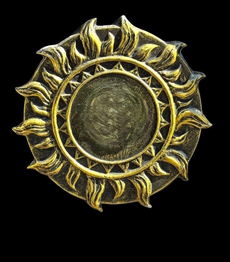 Автор книг, новелл, рассказов.
Писатель-Фантаст