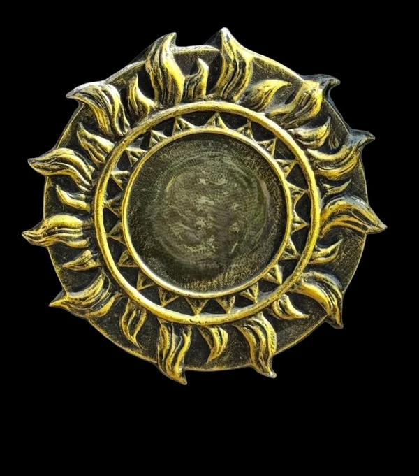 Автор книг, новелл, рассказов.
Писатель-Фантаст